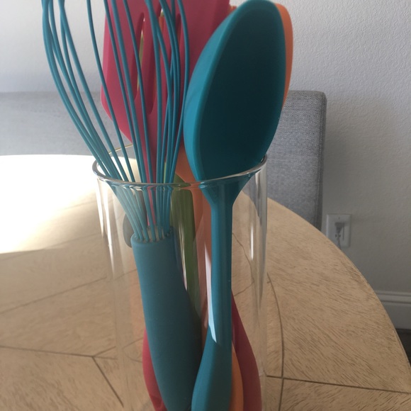 Core Kitchen Set - Picture 3 of 3